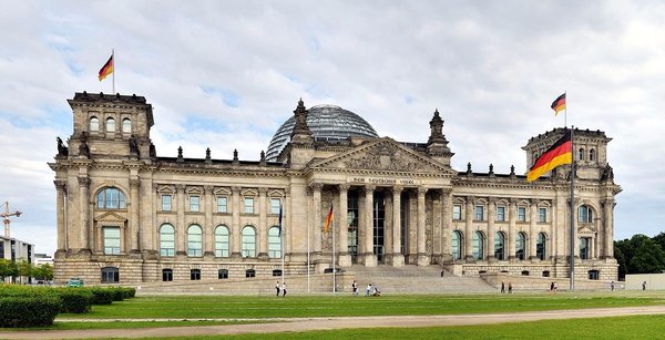 Berlin_-_Reichstagsgebäude3.jpg