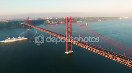 depositphotos_112145300-stock-video-cruise-ship-under-bridge-ponte.jpg