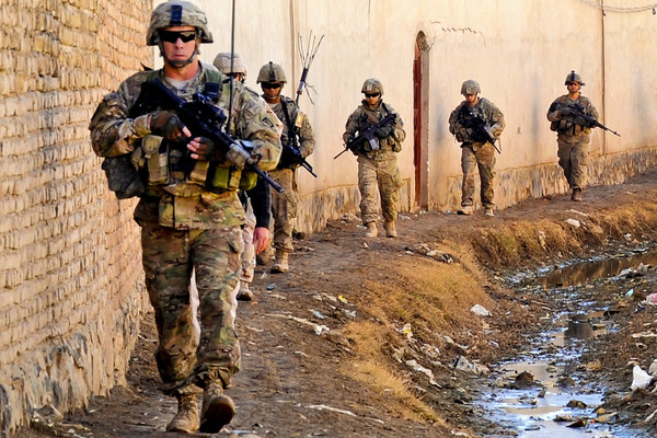 Flickr_-_The_U.S._Army_-_Dismounted_patrol_(3).jpg